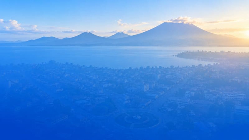 Goma et le lac Kivu au lever du soleil